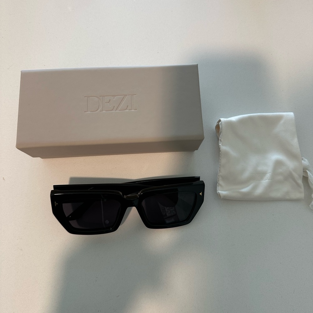 DEZI Switch Sunglasses - Picture 3 of 4